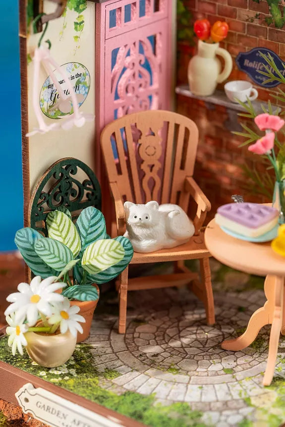 Miniature house FANCY TEA YARD